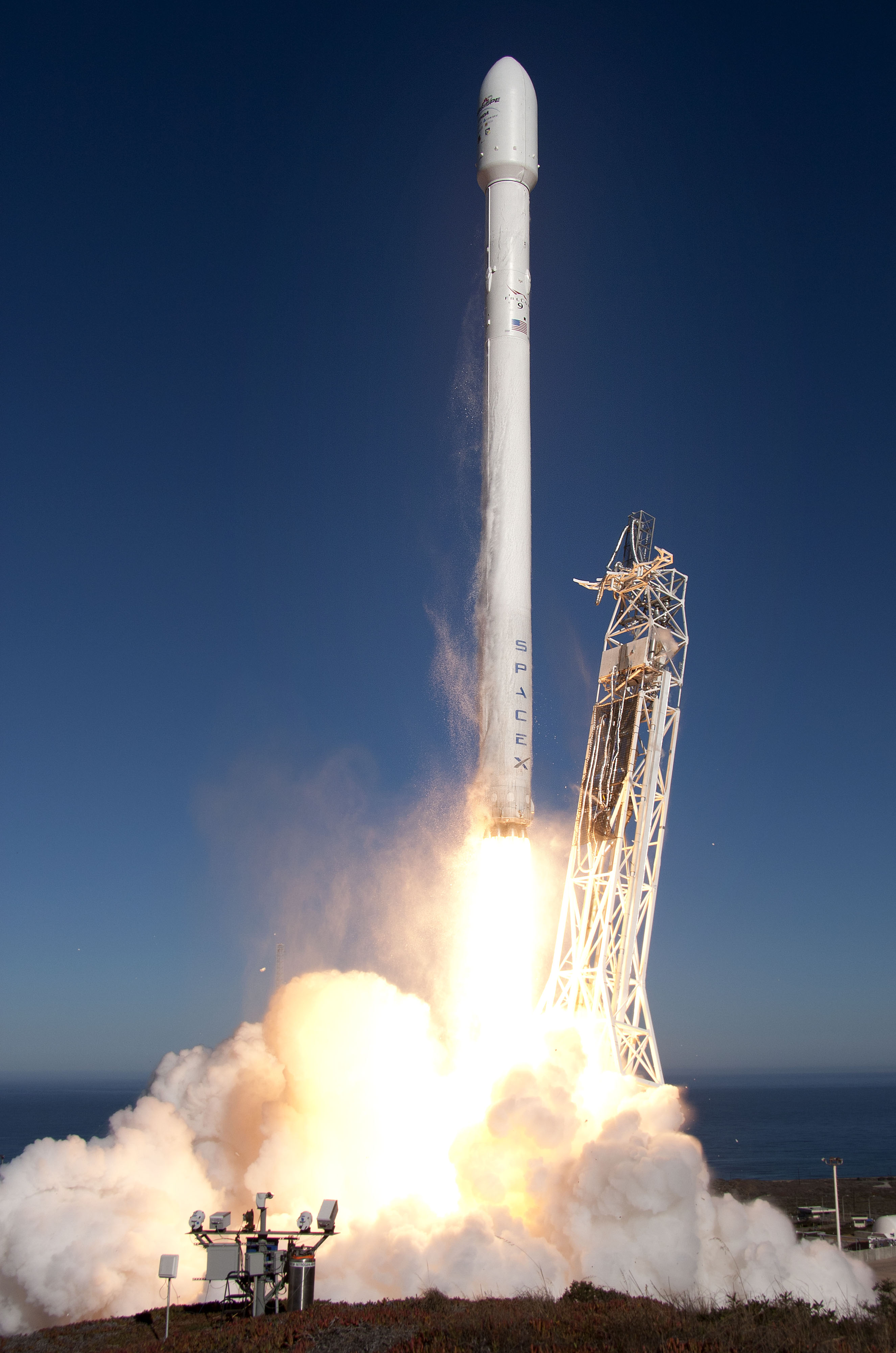 1_great_detail Falcon 9 v1.1 blasts off. Credit: SpaceX