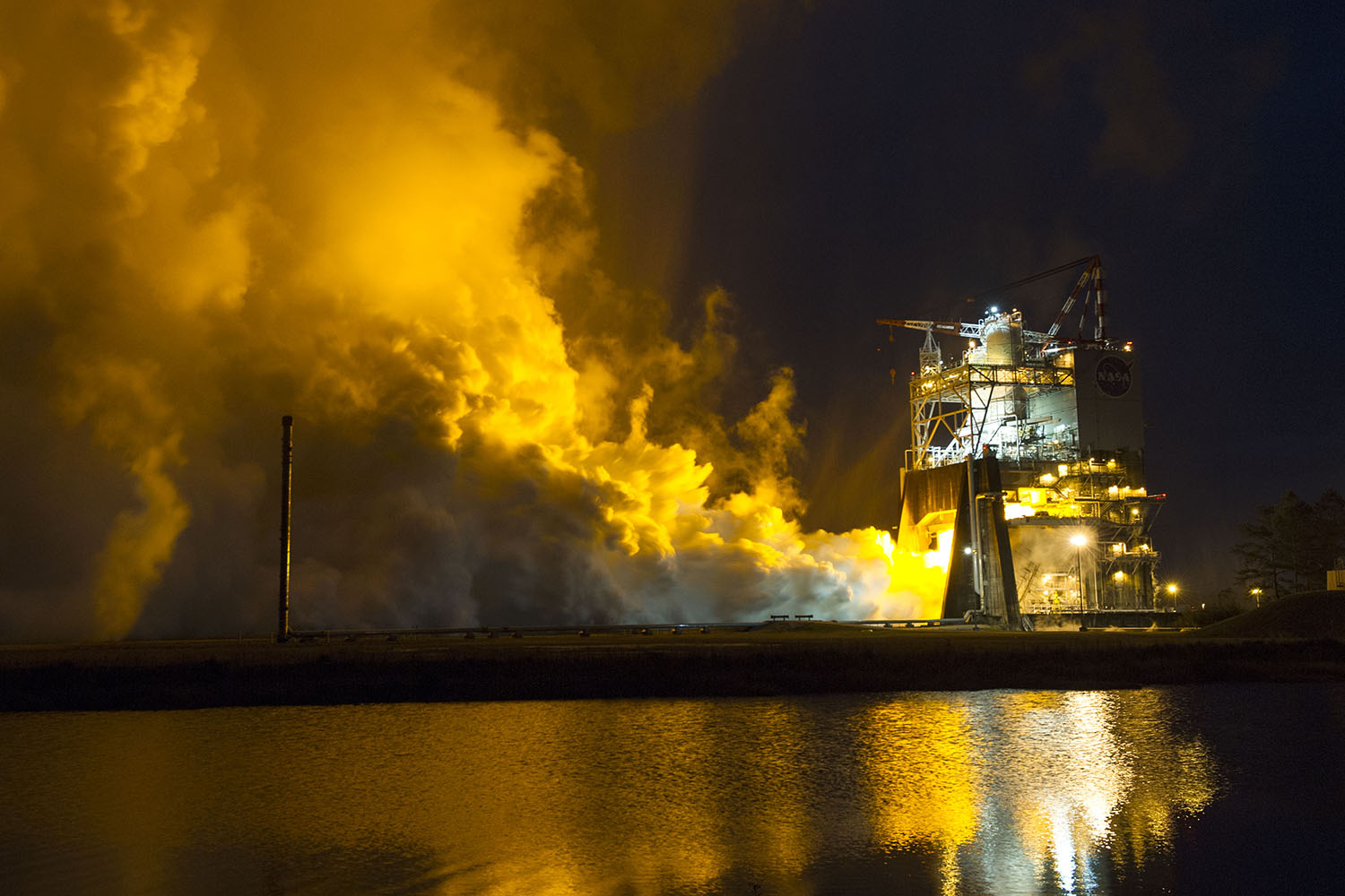 The RS-25 engine fires up for a 500-second test Jan. 9 at NASA's Stennis Space Center near Bay St. Louis, Mississippi. Image Credit: NASA